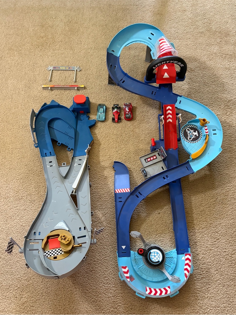 Disney Pixar Cars Piston Cup Speed Way & Global Racer Cup Jumping Raceway Tracks